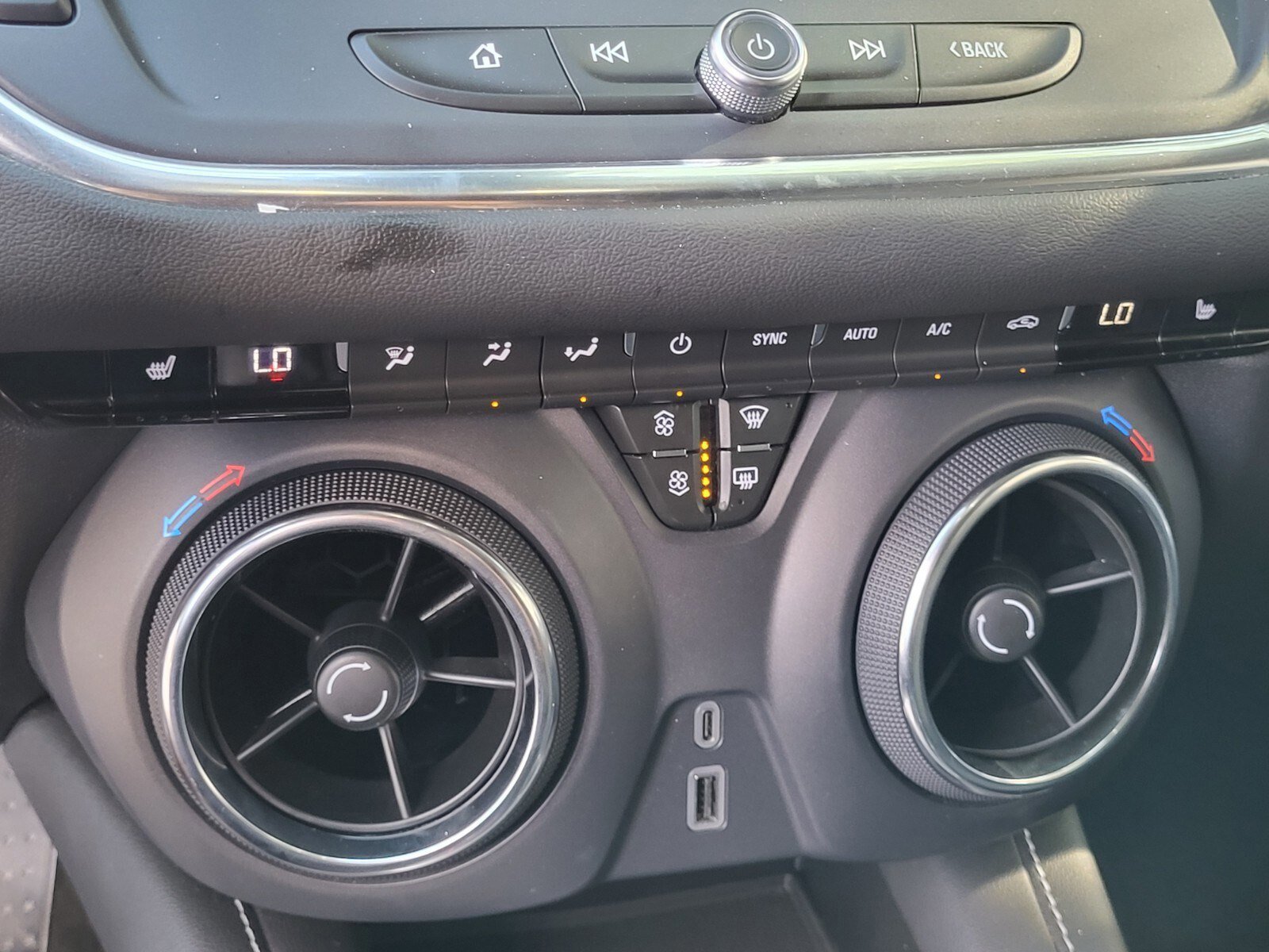 Used 2025 Chevrolet Blazer LT image 22