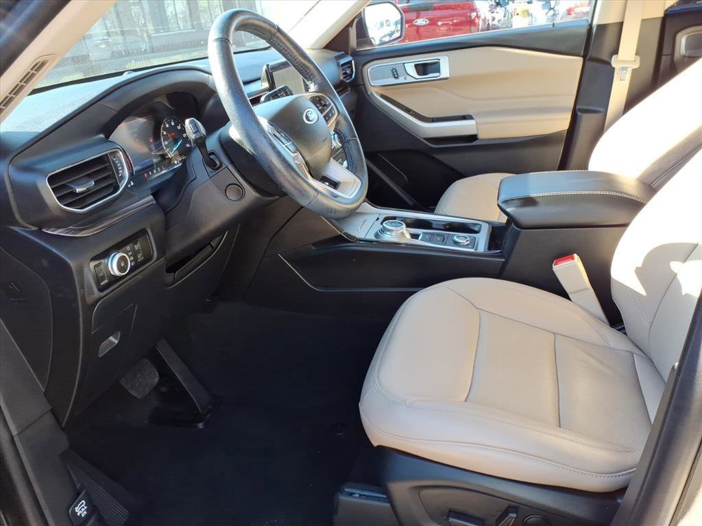 Certified 2023 Ford Explorer Limited w/ Equipment Group 301A image 10