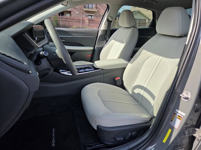 Used 2023 Hyundai Sonata SEL w/ Preferred Accessory Package FWD image 9