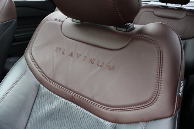 Certified 2023 Ford Explorer Platinum w/ Premium Technology Package image 27
