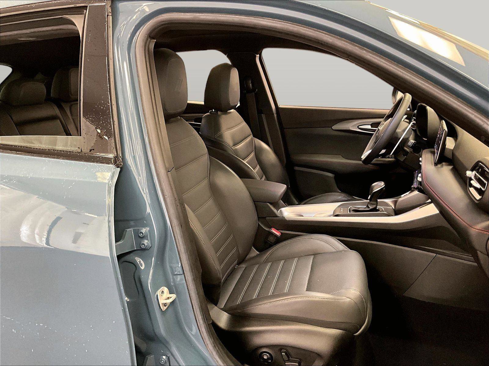 Used 2024 Dodge Hornet R/T Plus w/ R/T Blacktop Package AWD/4WD image 7