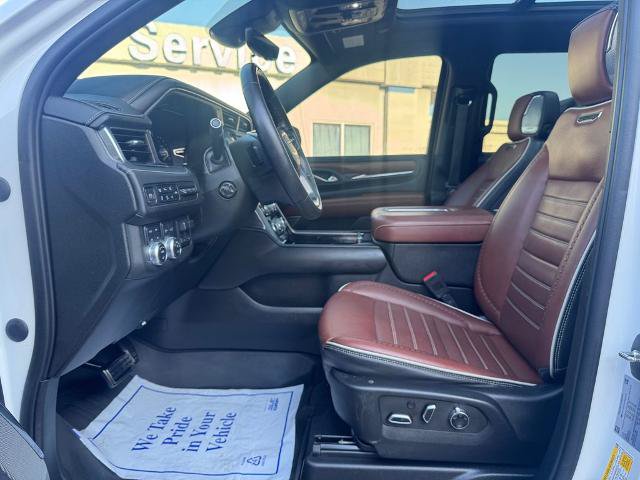 Used 2023 GMC Yukon Denali Ultimate AWD/4WD image 12