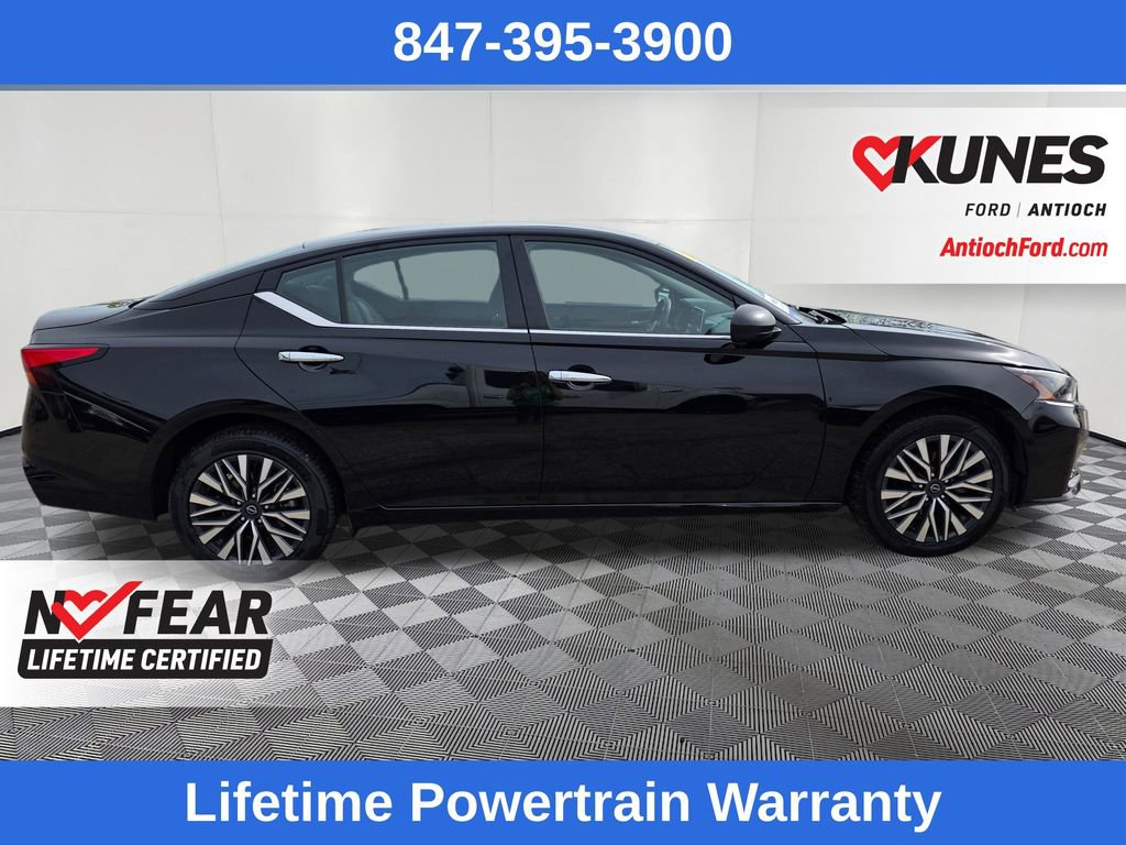 Used 2024 Nissan Altima 2.5 SV AWD/4WD image 7