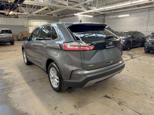 Certified 2023 Ford Edge SEL image 3