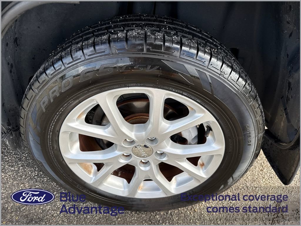 Used 2017 Jeep Cherokee Sport image 12