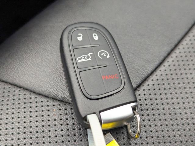 Used 2022 Jeep Cherokee Latitude Lux w/ Sun & Sound Group image 30