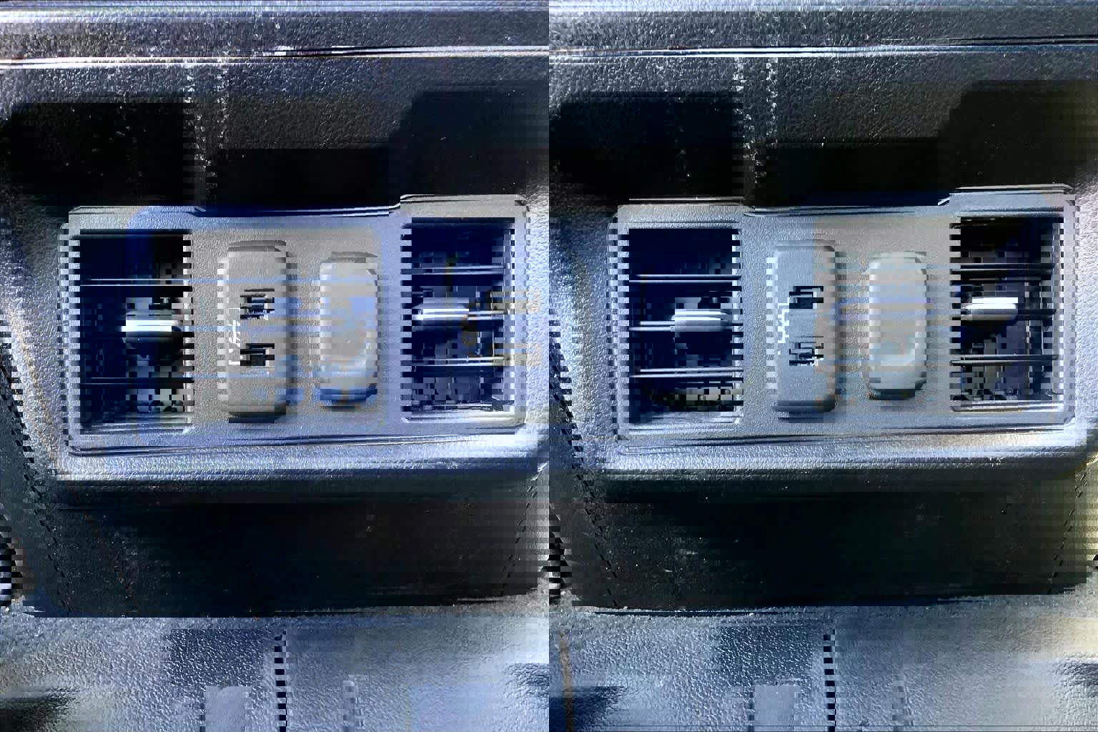 Used 2020 Chevrolet Silverado 1500 LT w/ Texas Edition image 33