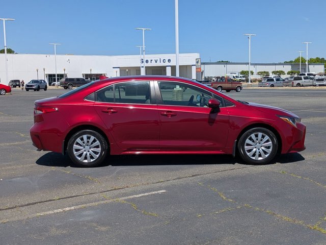 Used 2022 Toyota Corolla LE FWD image 3