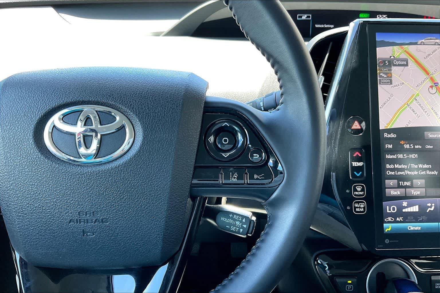 Used 2022 Toyota Prius Prime XLE FWD image 25