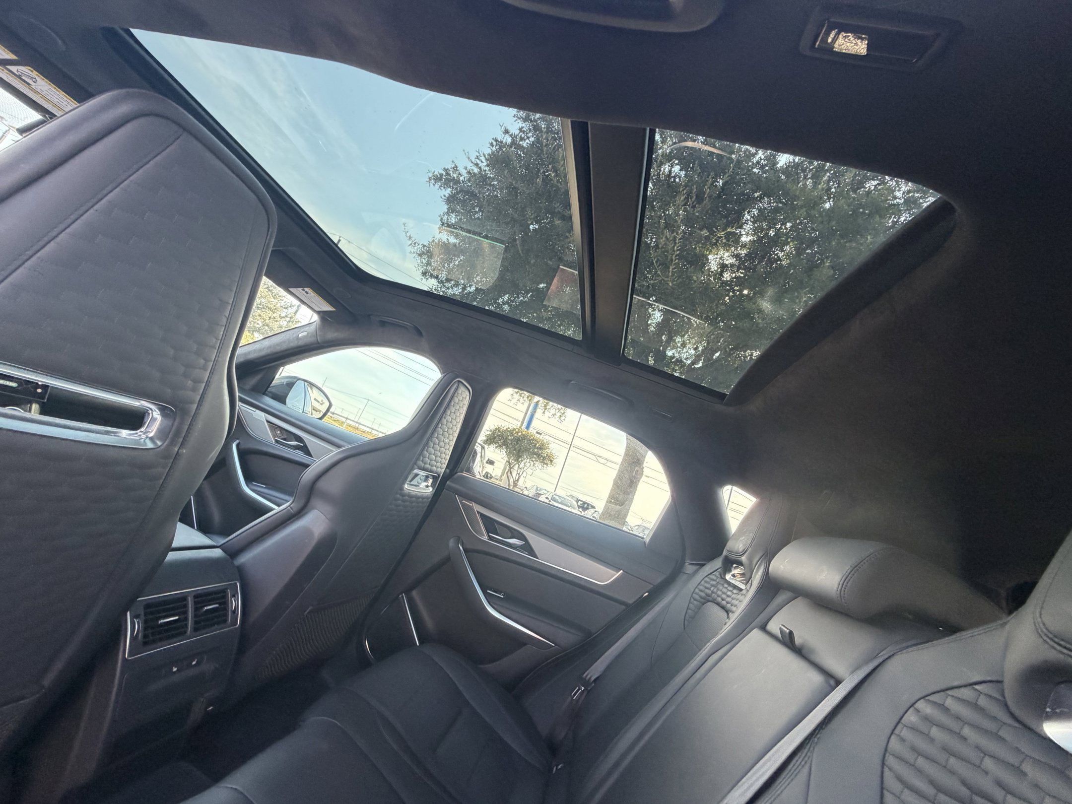 Used 2023 Jaguar F-PACE SVR AWD/4WD image 23