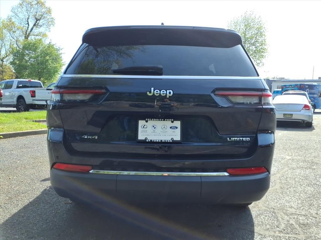 Used 2023 Jeep Grand Cherokee L Limited AWD/4WD image 3