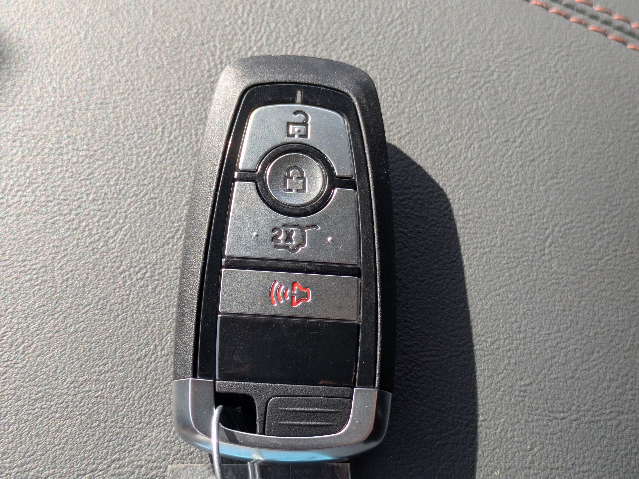 Certified 2025 Ford Explorer Active RWD image 31