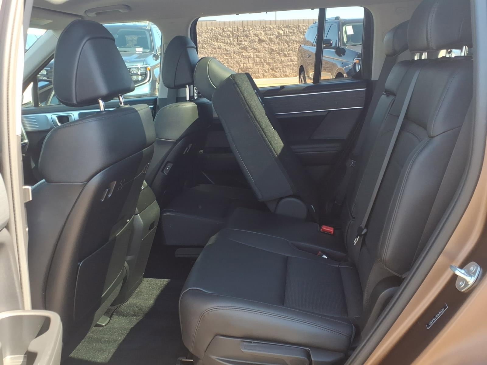 Used 2025 Hyundai Santa Fe Limited AWD/4WD image 18