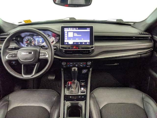 Used 2025 Jeep Compass Trailhawk AWD/4WD image 7