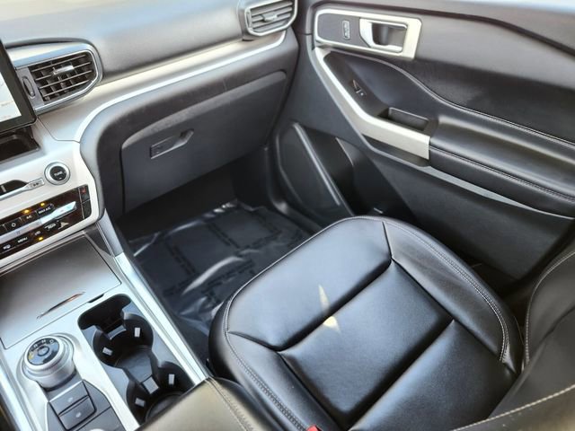 Certified 2022 Ford Explorer XLT w/ Equipment Group 202A image 15