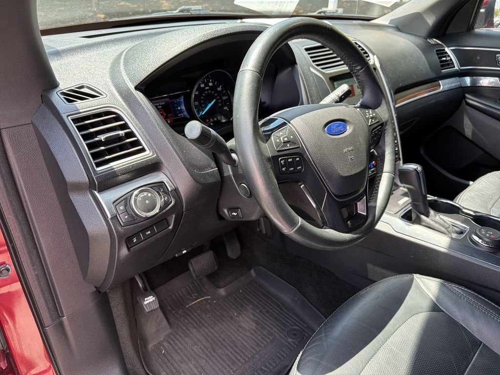 Certified 2017 Ford Explorer Limited AWD/4WD image 13
