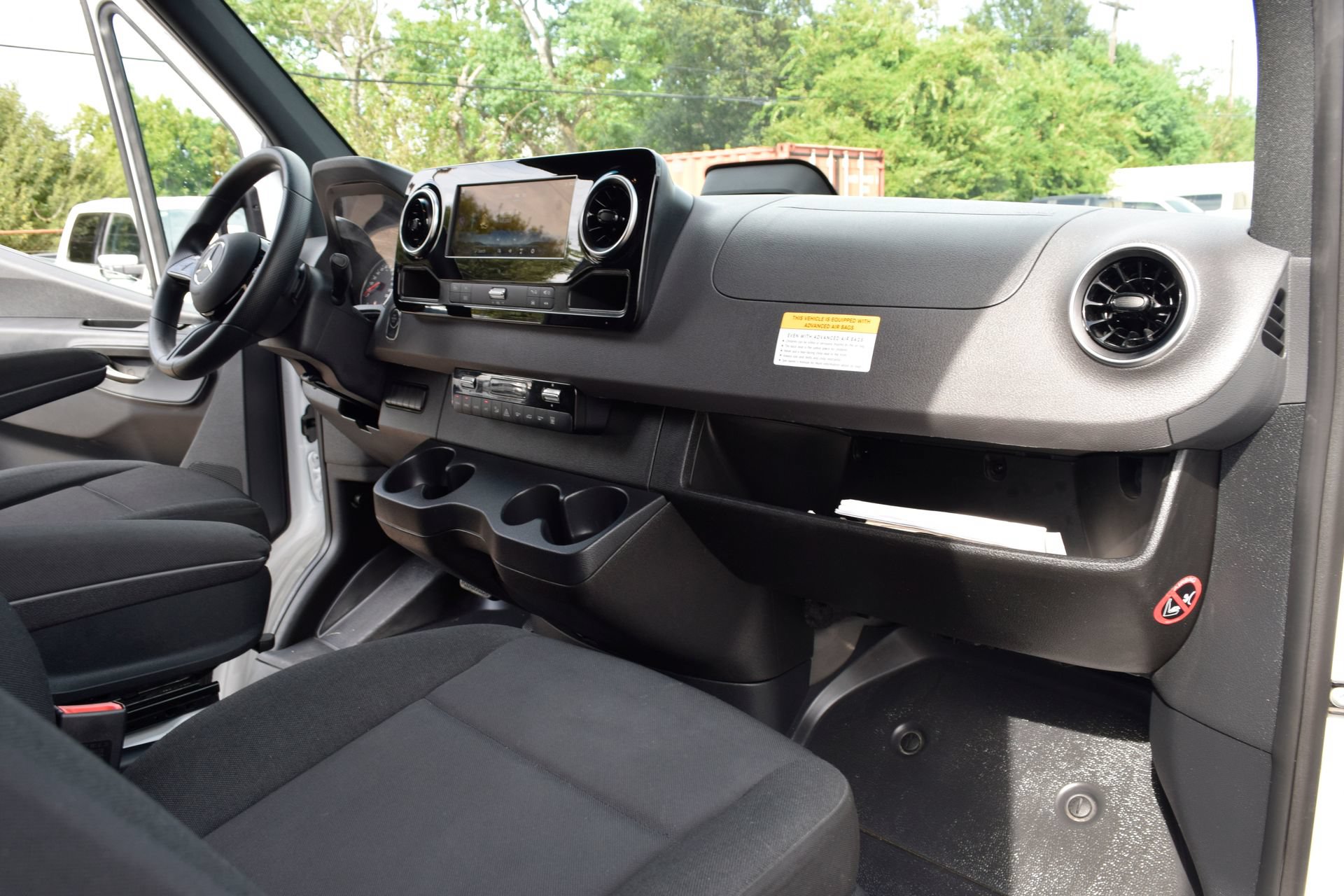 Used 2025 Mercedes-Benz Sprinter 2500 image 23