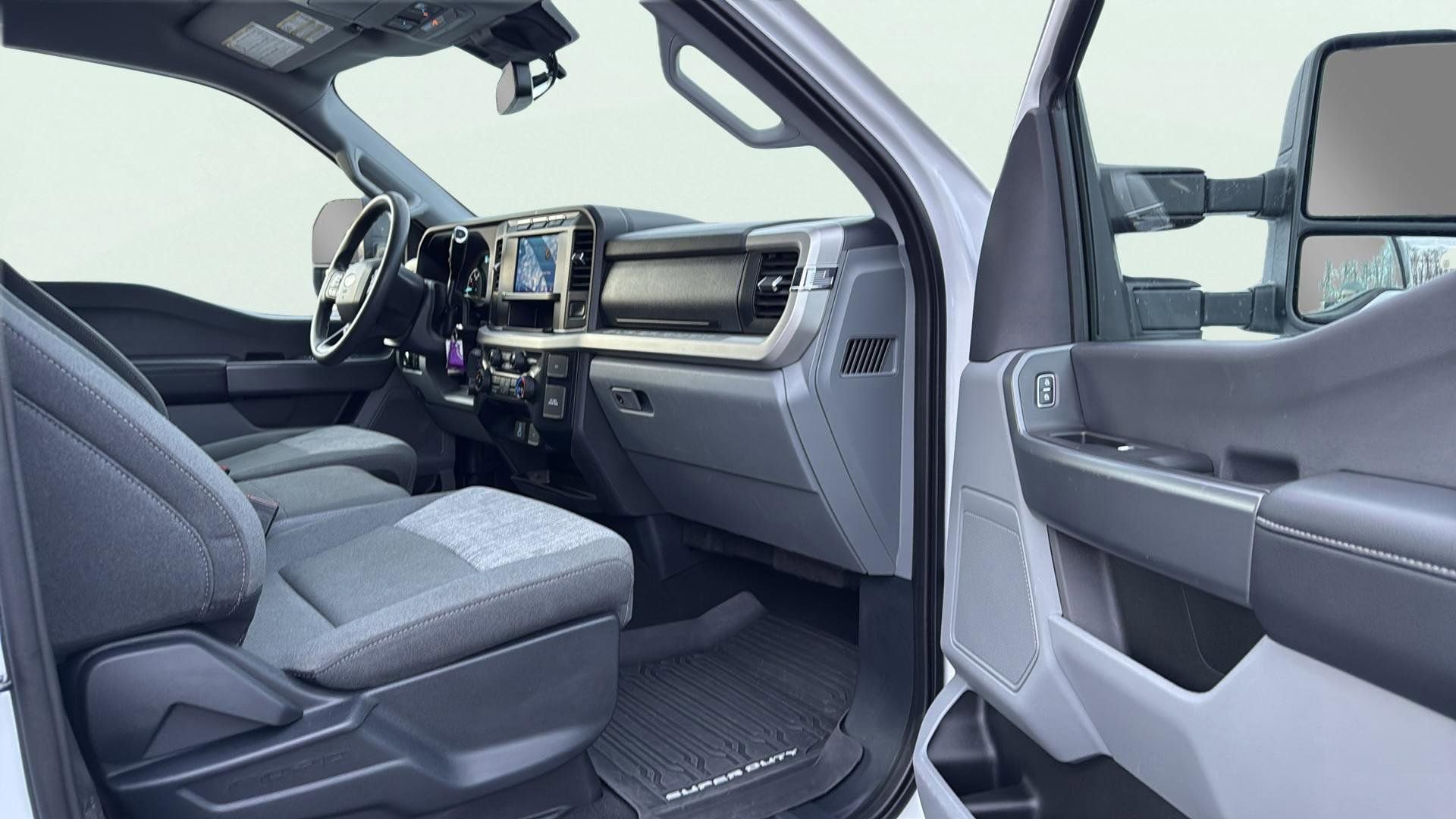 Certified 2023 Ford F250 XLT w/ FX4 Off-Road Package image 17