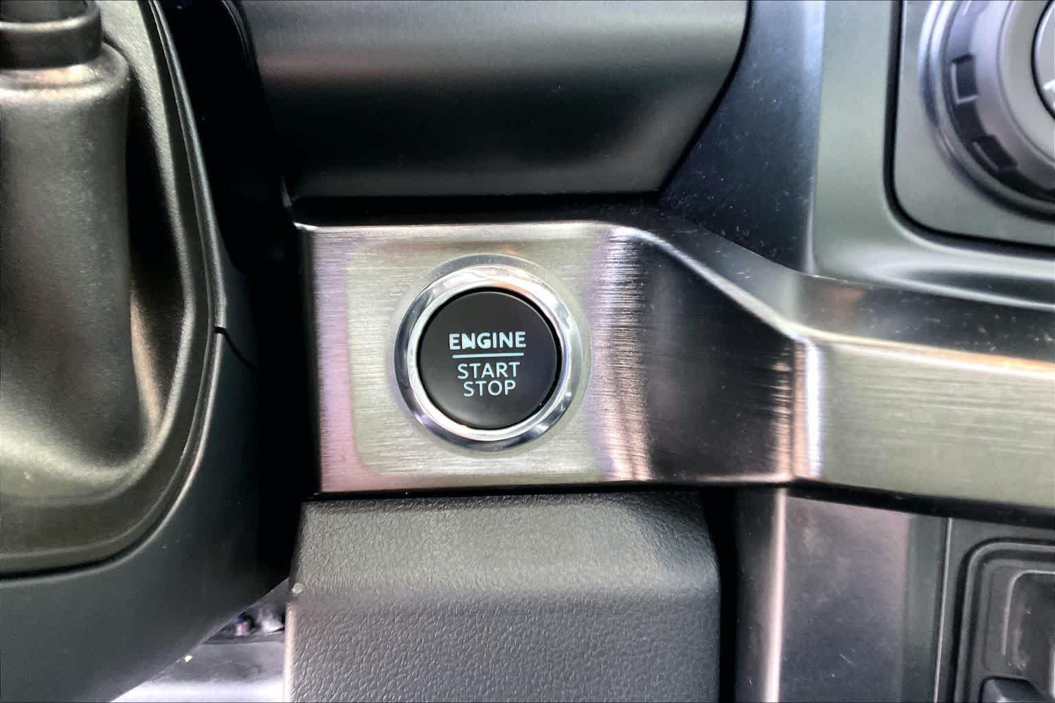 Certified 2023 Ford F250 Lariat w/ Lariat Ultimate Package AWD/4WD image 33