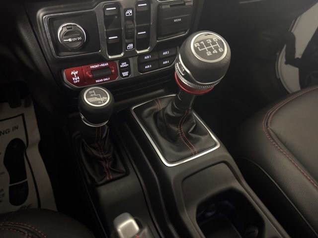 Used 2022 Jeep Gladiator Rubicon w/ Cold Weather Group AWD/4WD image 16