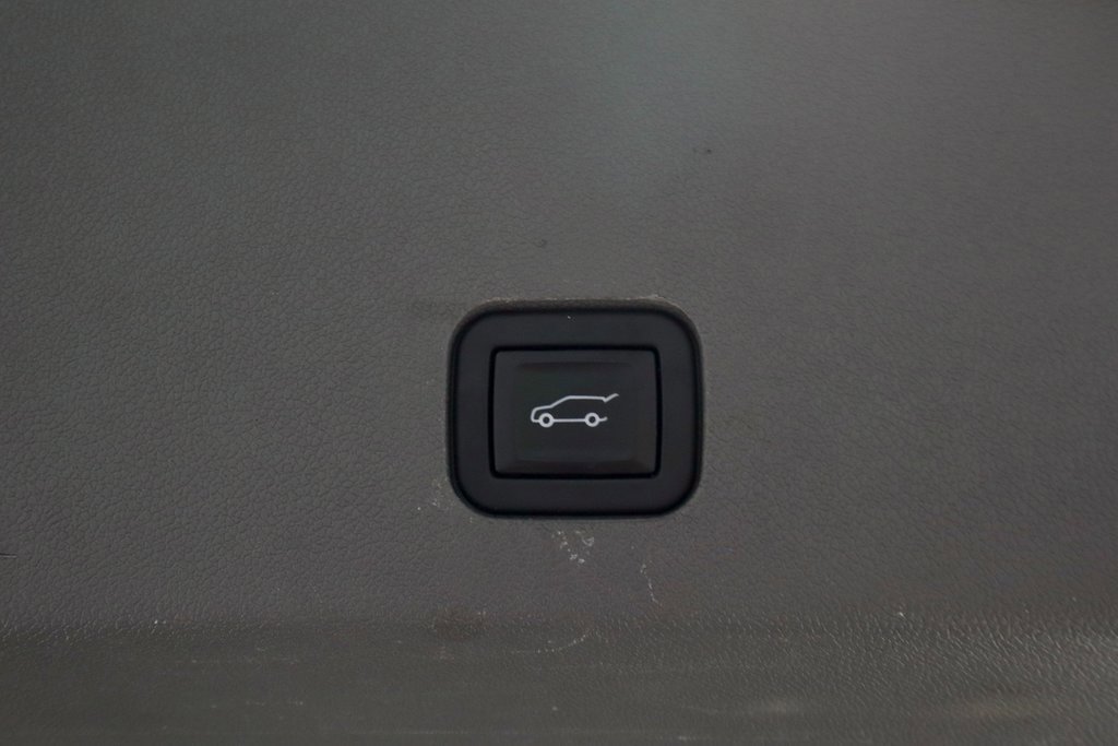 Used 2023 Cadillac XT6 Premium Luxury w/ Technology Package image 21