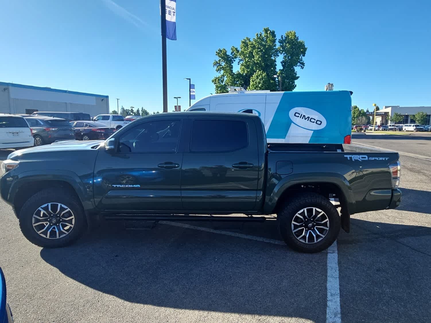 Used 2021 Toyota Tacoma TRD Sport w/ Technology Package image 5