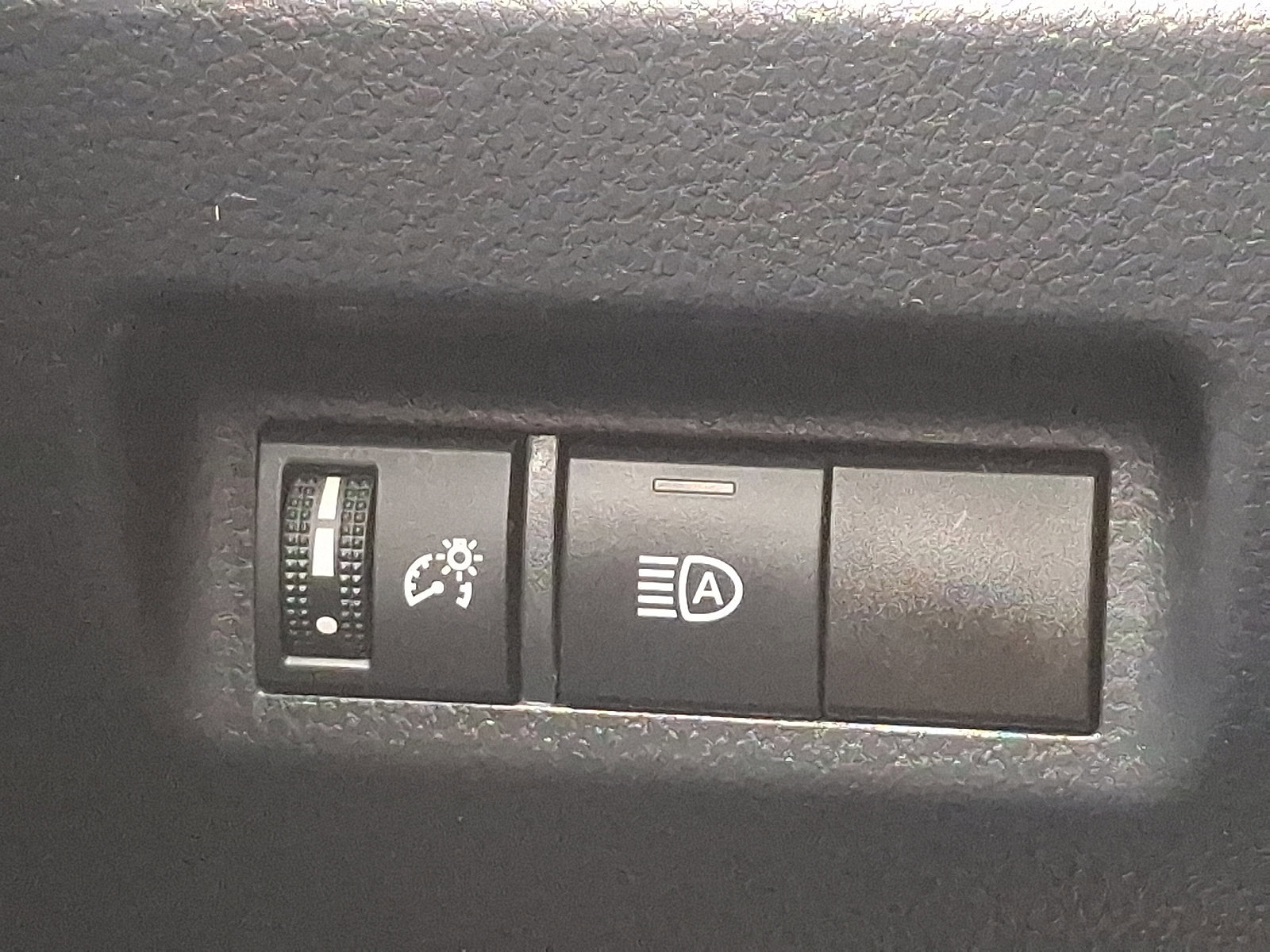 Used 2020 Toyota RAV4 LE w/ Carpet Mat Package image 24