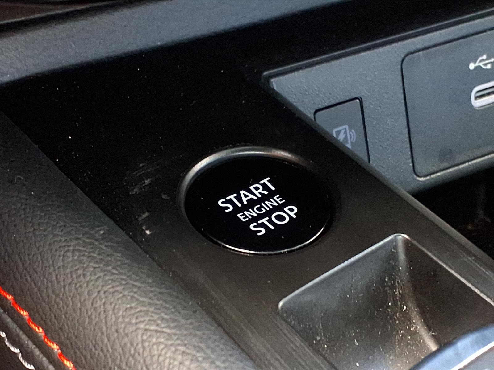 Used 2025 Nissan Kicks SR w/ SR Premium Package FWD image 21