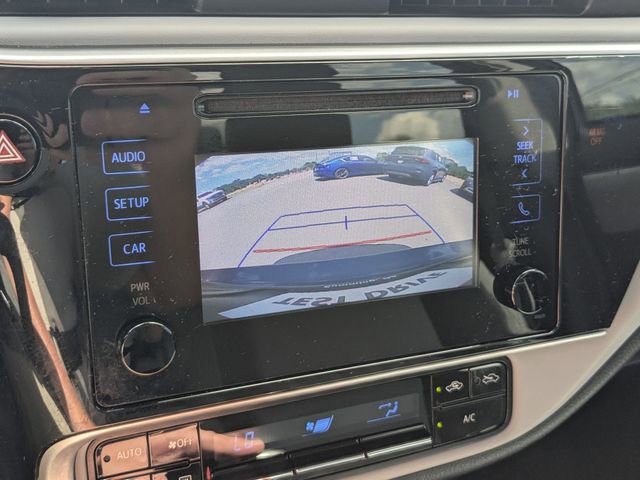 Used 2018 Toyota Corolla LE FWD image 16