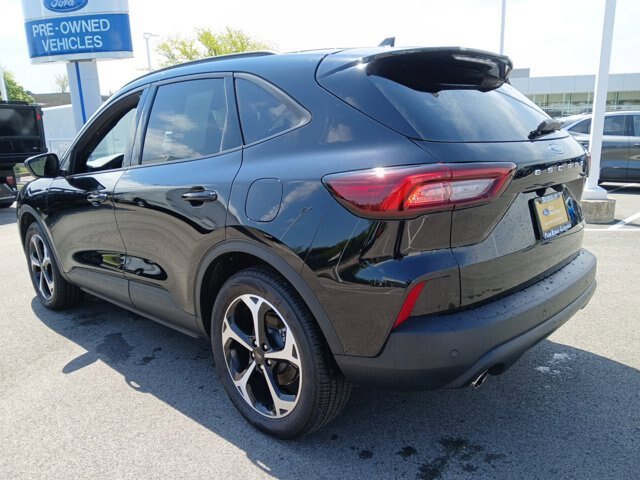 Certified 2025 Ford Escape ST-Line Select w/ Tech Pack #2 AWD/4WD image 5