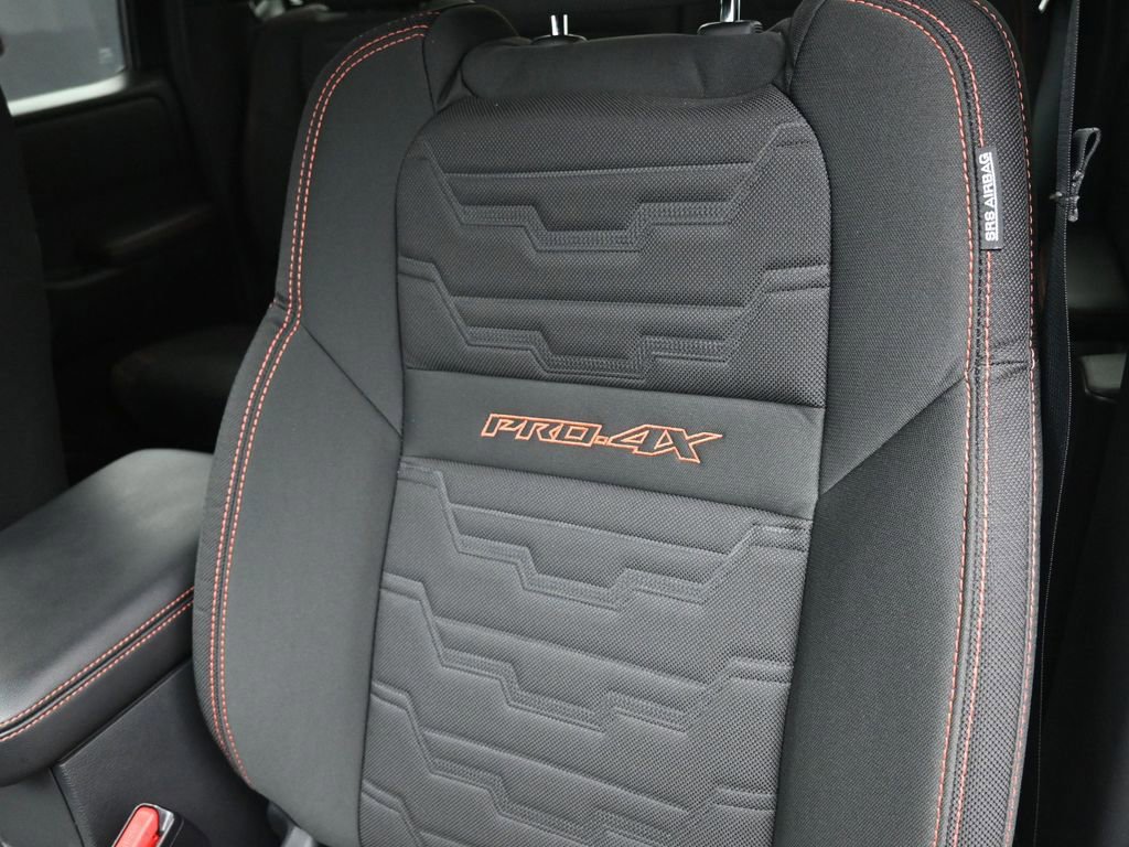 Used 2025 Nissan Frontier PRO-4X image 12