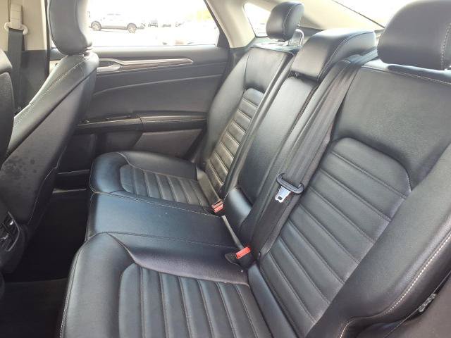 Certified 2017 Ford Fusion SE w/ Fusion SE Technology Package FWD image 13