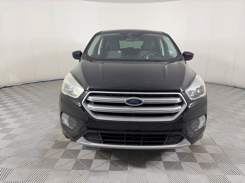 Certified 2017 Ford Escape SE FWD image 2