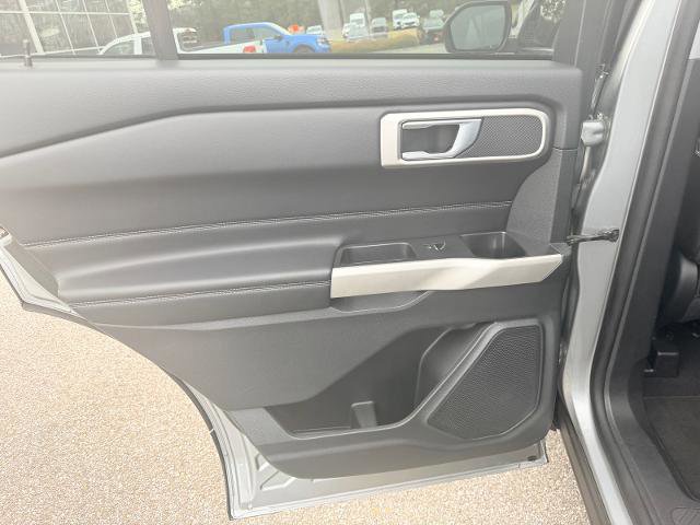 Certified 2022 Ford Explorer XLT w/ Equipment Group 202A image 27