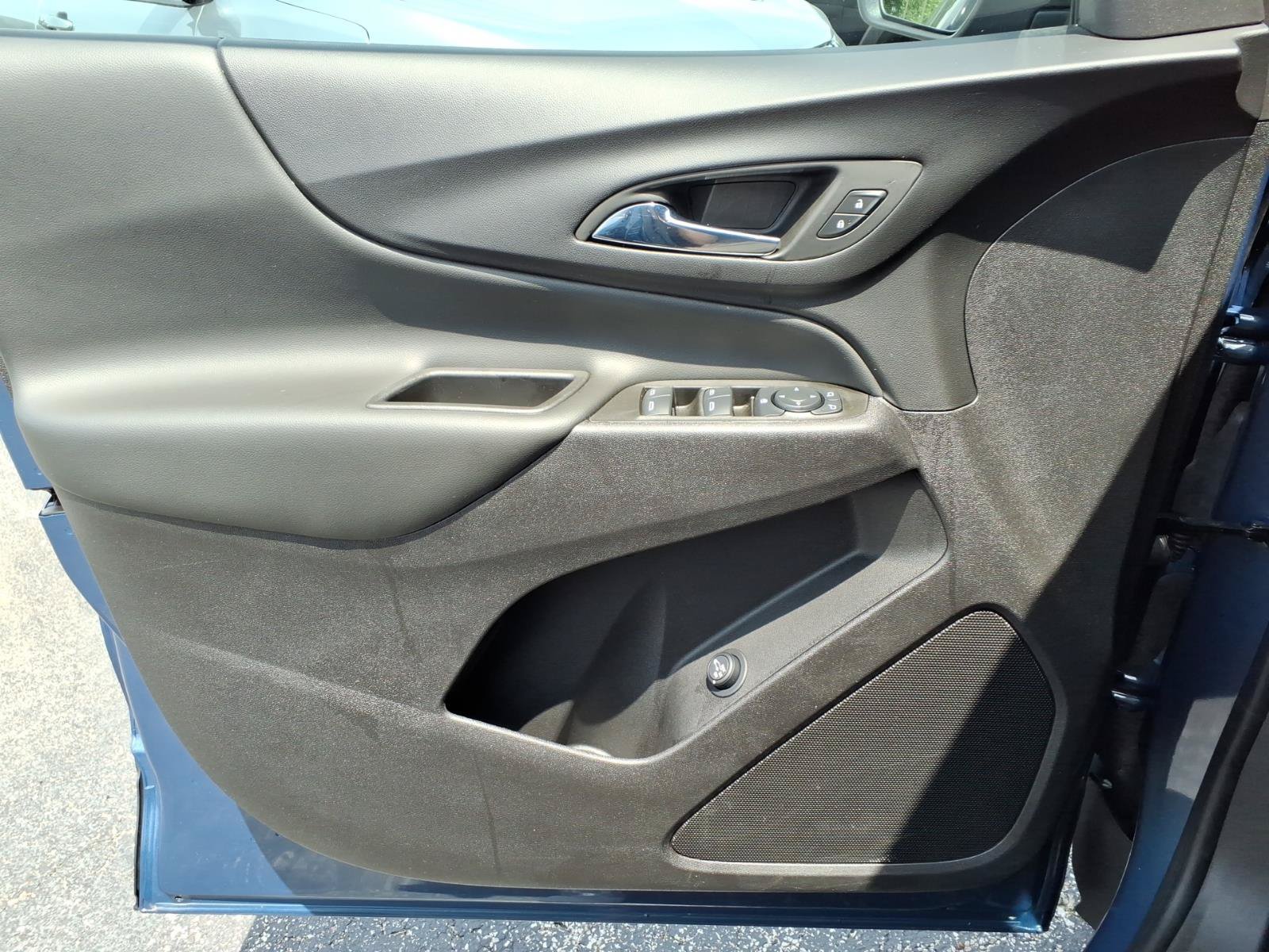Used 2024 Chevrolet Equinox LT w/ LPO, Floor Liner Package FWD image 24
