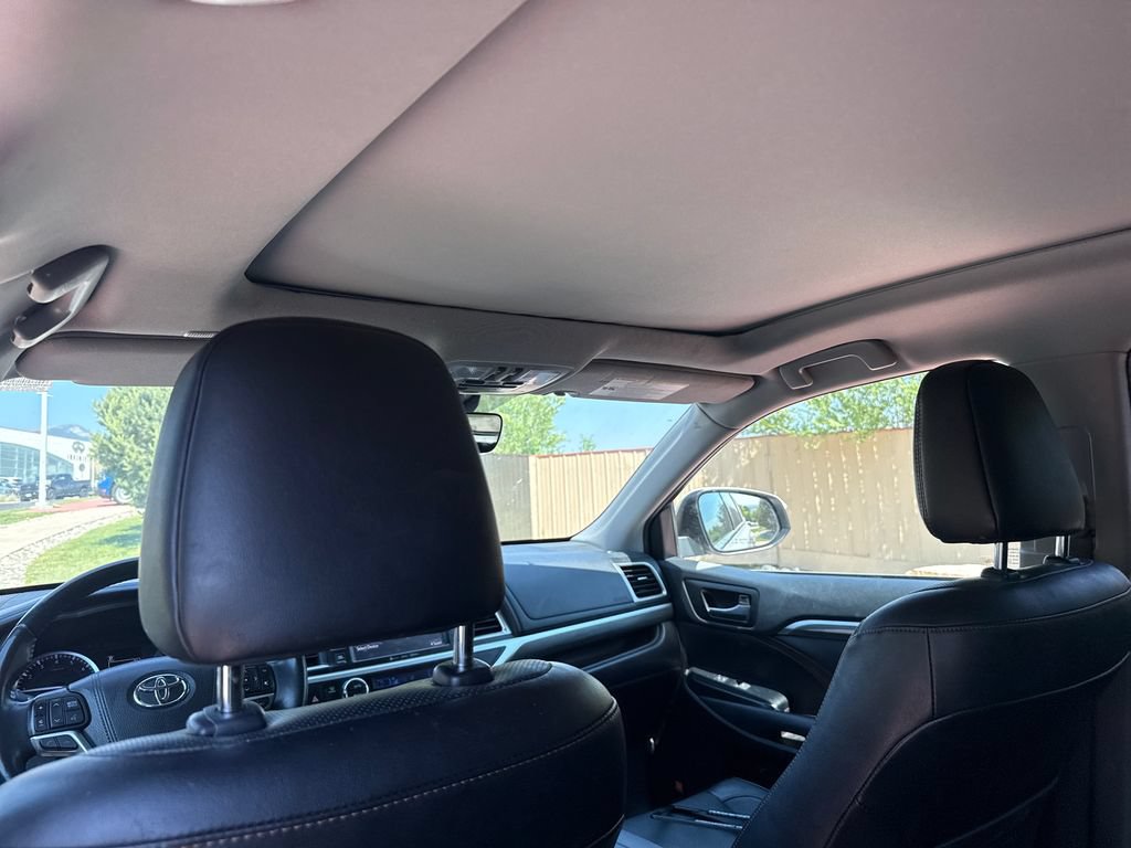 Used 2019 Toyota Highlander Limited Platinum AWD/4WD image 22