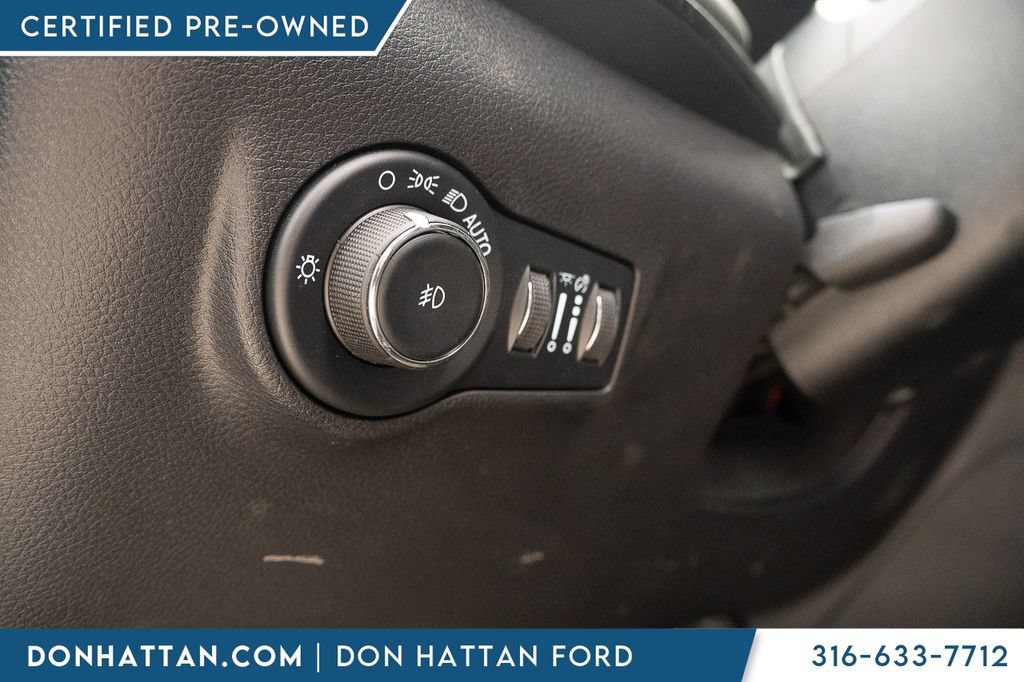 Used 2022 Jeep Compass Trailhawk w/ Trailhawk Convenience Group AWD/4WD image 24