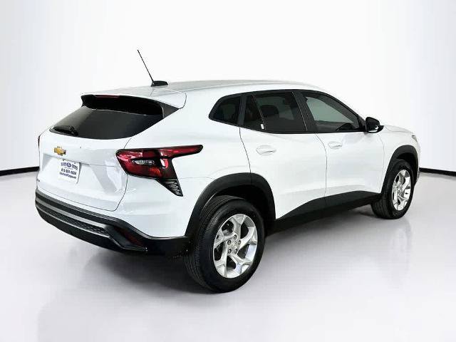 Used 2024 Chevrolet Trax LS w/ LS Convenience Package FWD image 23