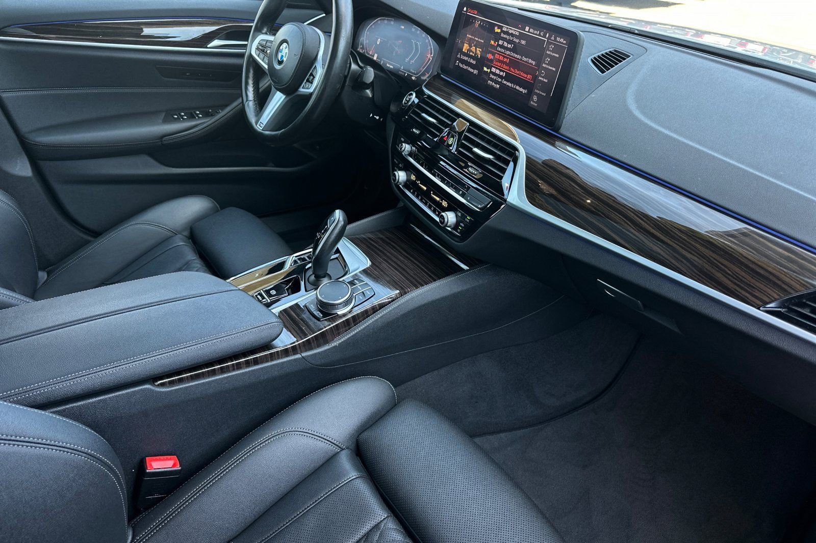 Used 2023 BMW 540i w/ M Sport Package image 14