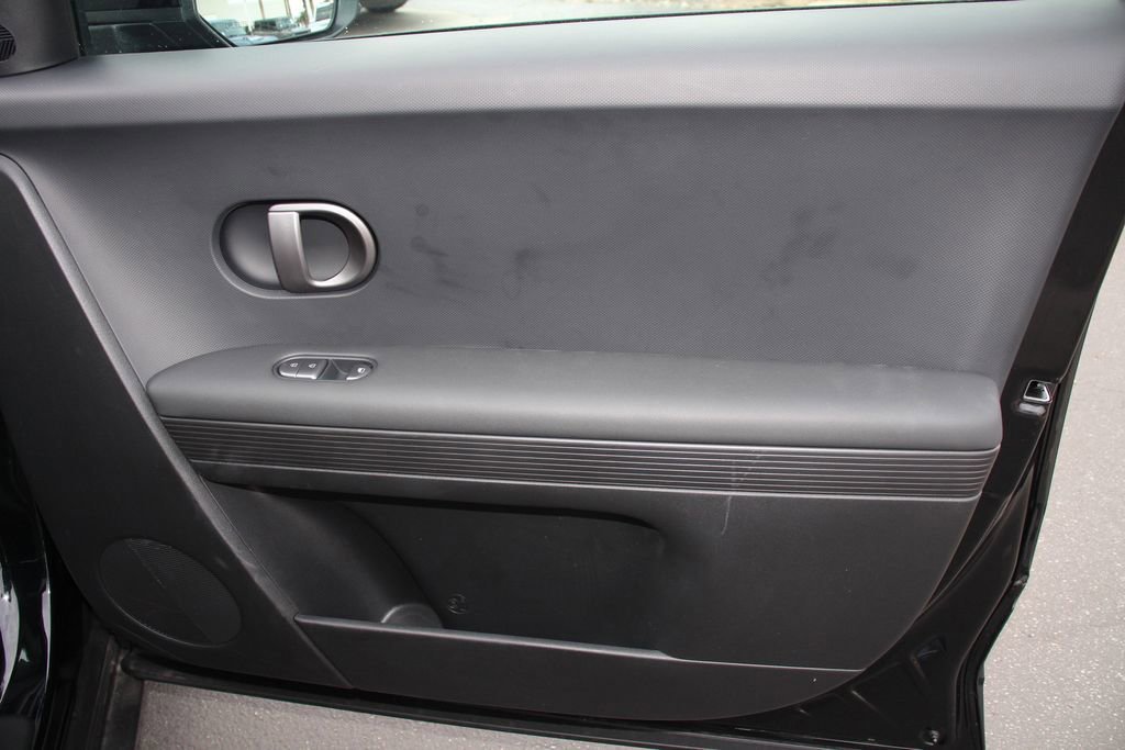 Used 2025 Hyundai Ioniq 5 SE image 29