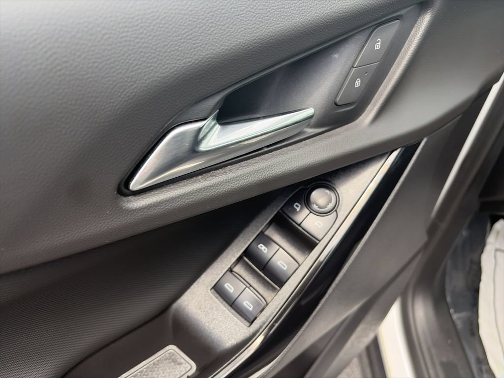 Used 2025 Chevrolet Equinox LT FWD image 18