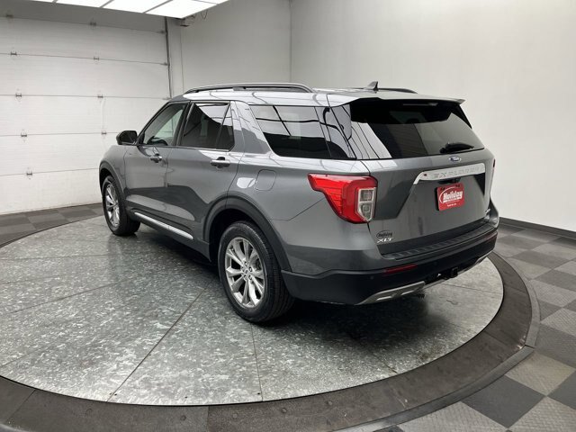 Certified 2022 Ford Explorer XLT w/ Equipment Group 202A AWD/4WD image 2