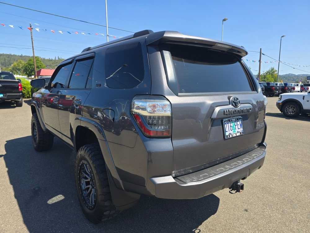 Used 2019 Toyota 4Runner SR5 Premium AWD/4WD image 3