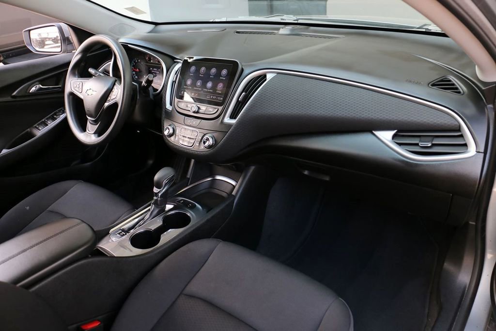 Used 2025 Chevrolet Malibu LT FWD image 31