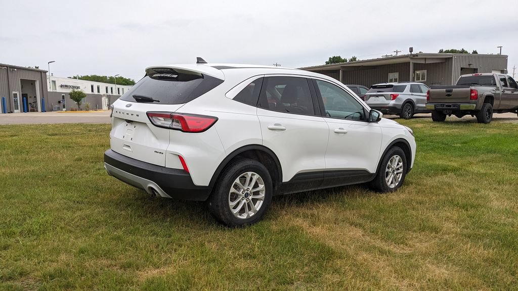 Certified 2021 Ford Escape SE w/ Convenience Package AWD/4WD image 3