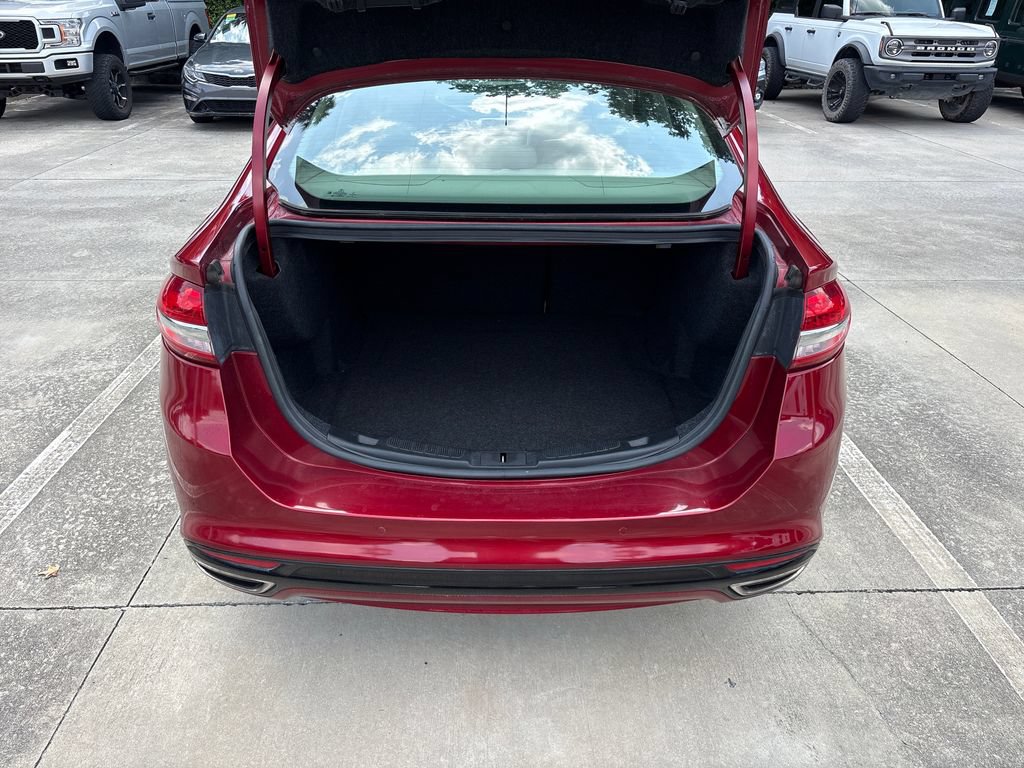 Certified 2017 Ford Fusion SE w/ Fusion SE Technology Package FWD image 30