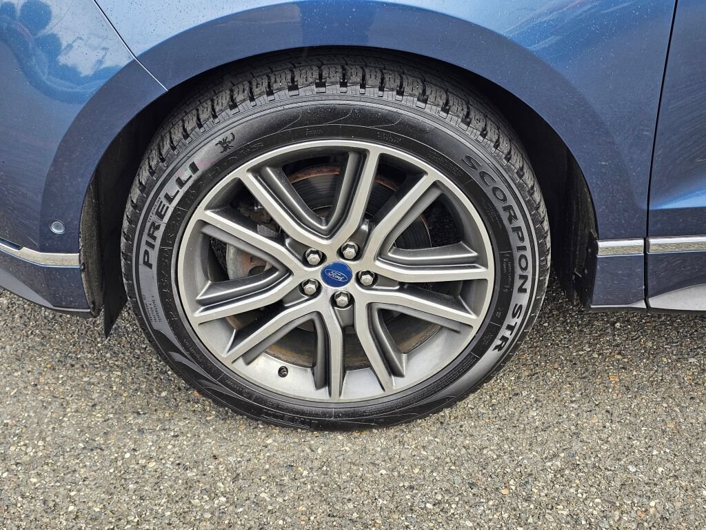 Certified 2019 Ford Edge Titanium w/ Equipment Group 301A AWD/4WD image 10