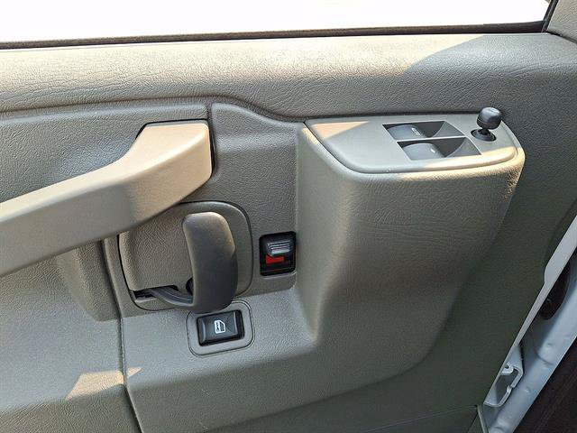 Used 2025 Chevrolet Express 2500 w/ Driver Convenience Package RWD image 10
