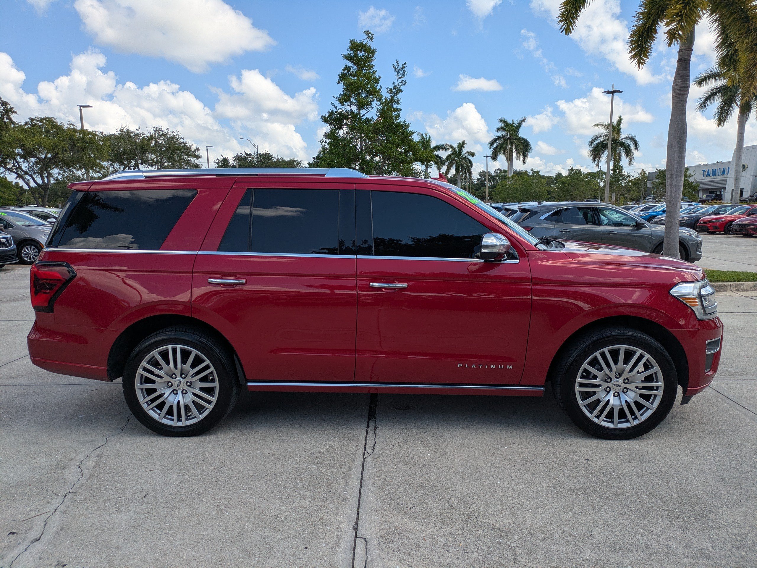 Certified 2022 Ford Expedition Platinum RWD image 3