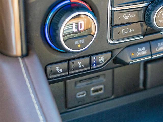 Used 2021 Chevrolet Suburban High Country image 33